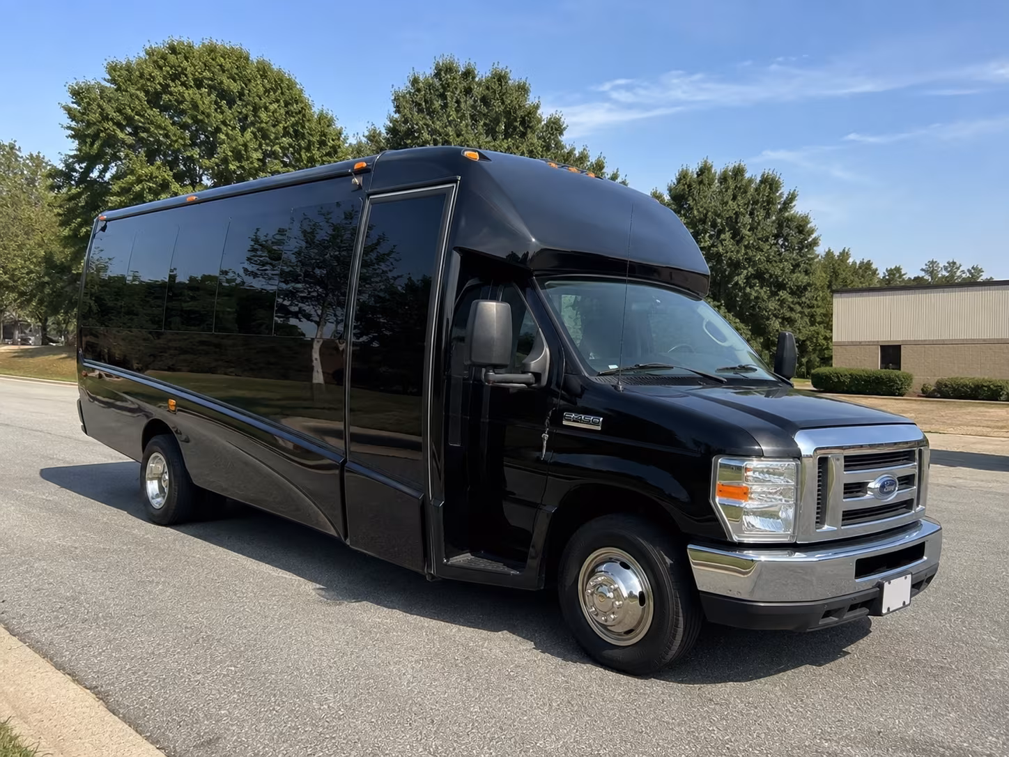 bus rentals for music festival weekends near st charles