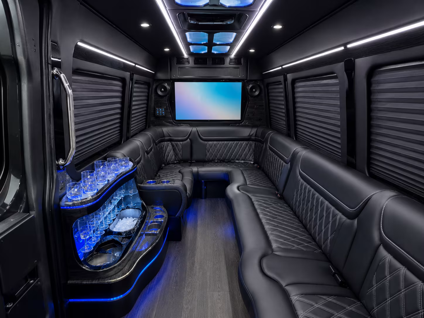 corporate retreat and offsite meeting buses in the st louis region