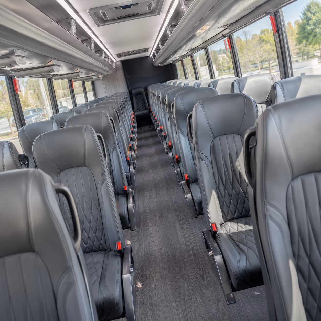 minibus rentals for small group wine tours through the missouri river wine trail