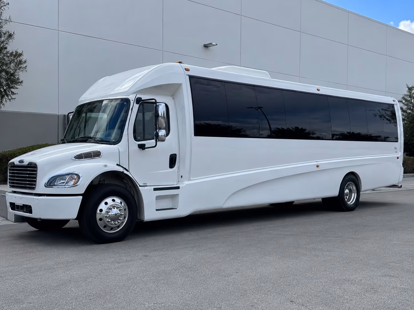 party buses for st charles bachelorette and bachelor weekends