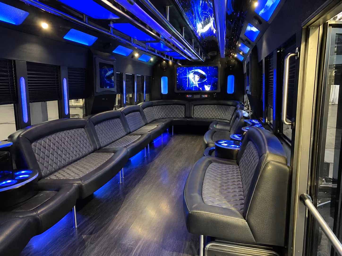 st charles 28 passenger party bus interior