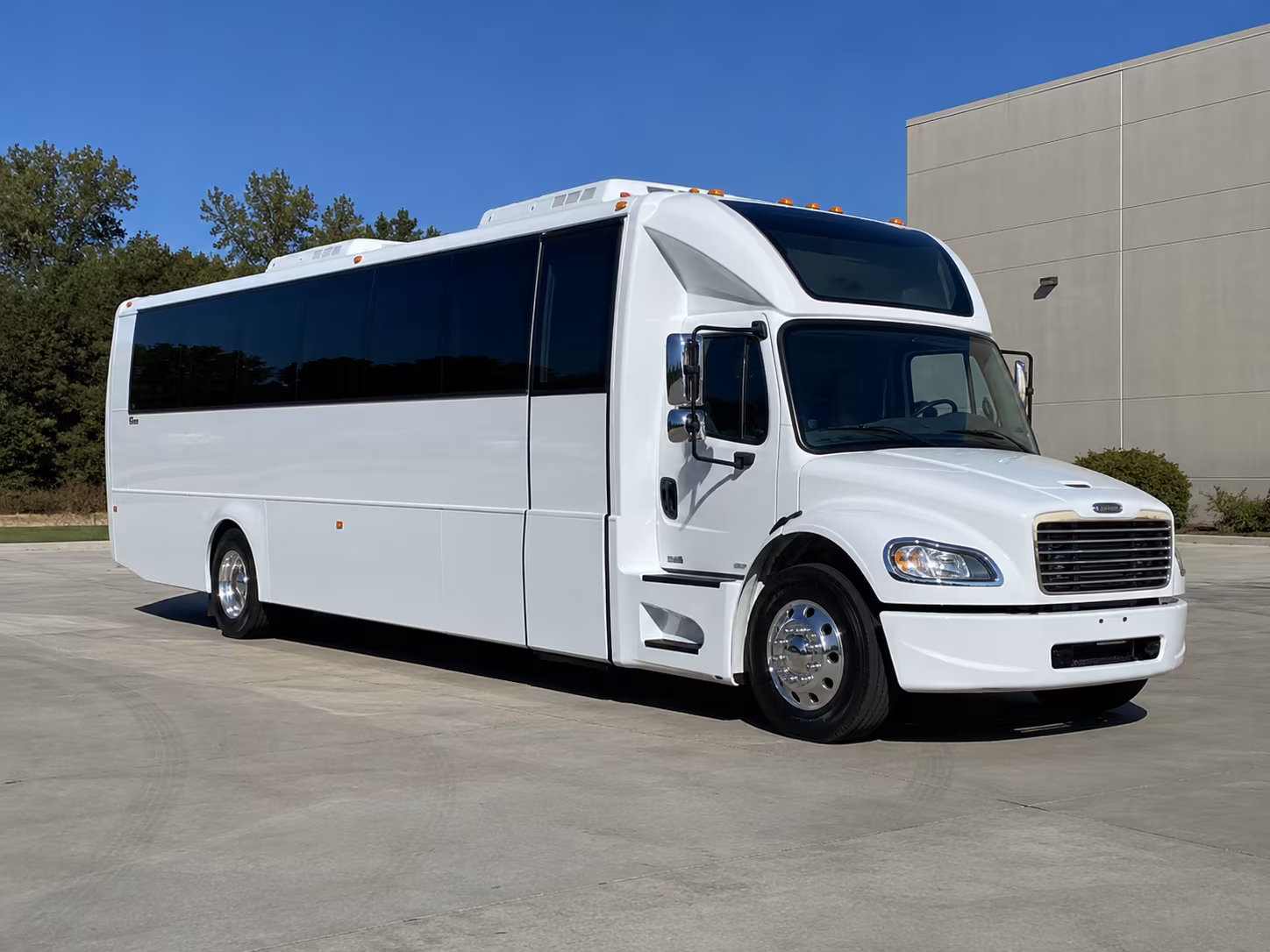 st charles 28 passenger party bus