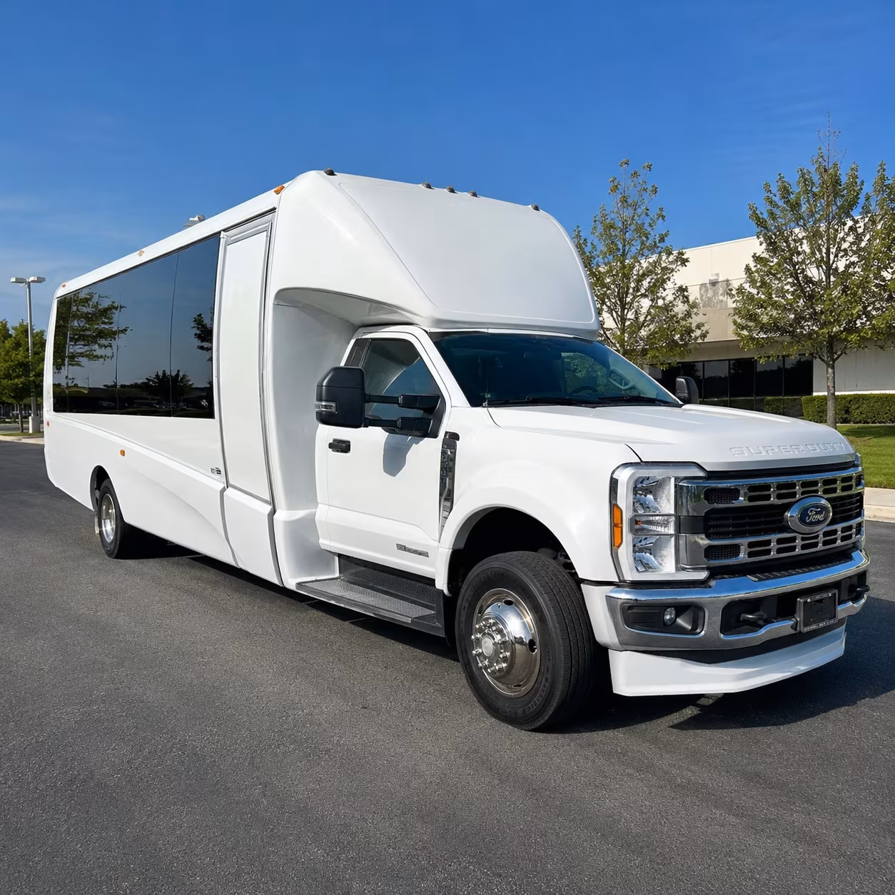 wine tour and brewery buses through the missouri river valley